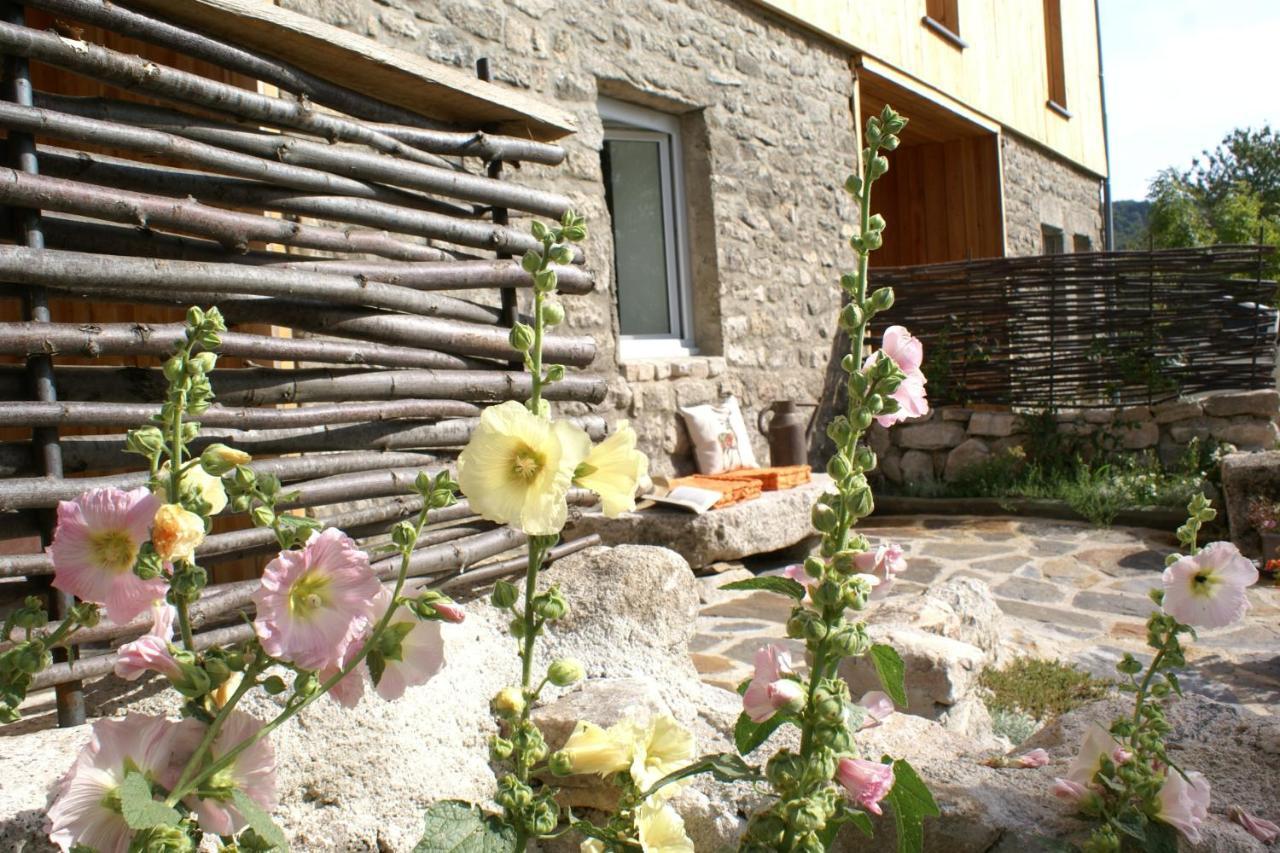 Gites La Boletiere Saint-Étienne-du-Valdonnez Eksteriør bilde